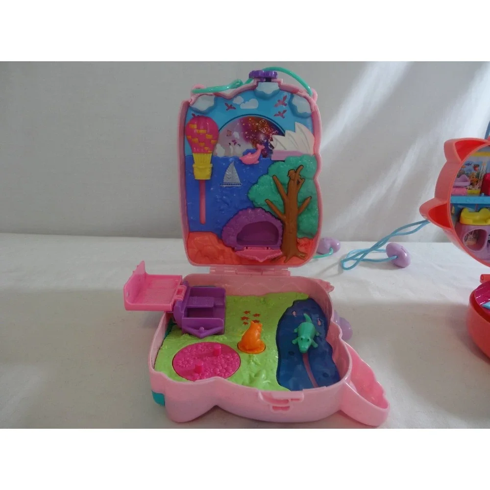 Polly Pocket Pet Vet Playset Starring Shani Cuddly Cat Purse Compact‎ + Starring